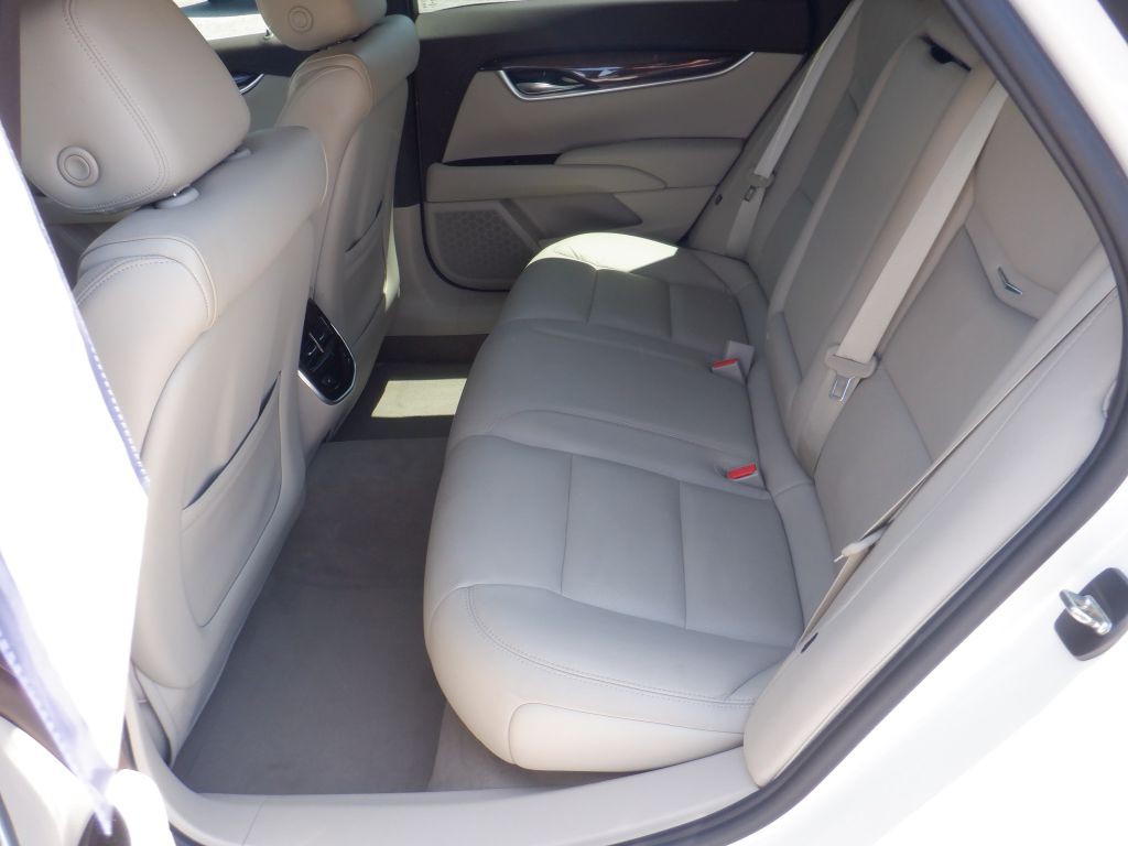 2015 Cadillac XTS Image 11