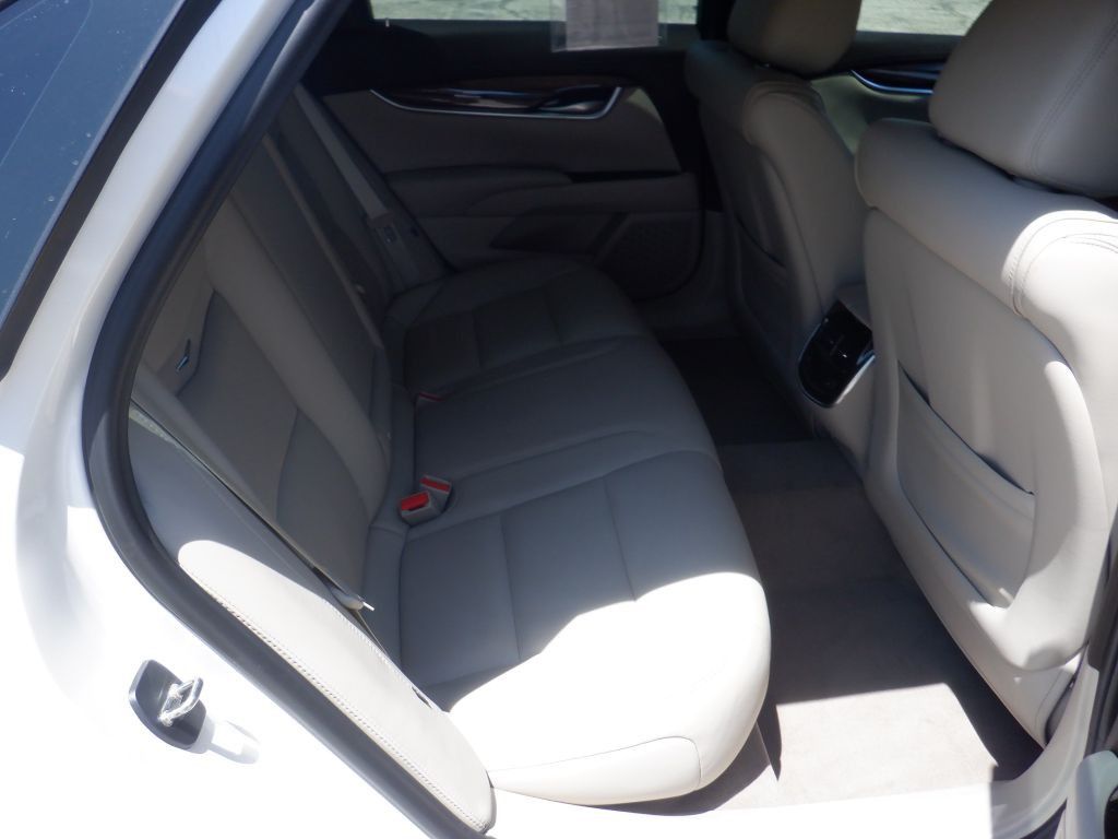 2015 Cadillac XTS Image 13