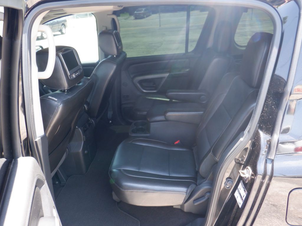 2015 Nissan Armada Image 11