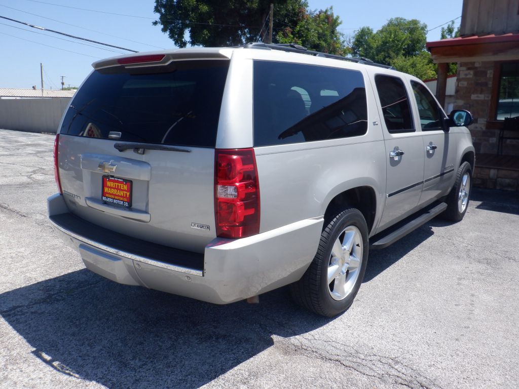 2009 Chevrolet Suburban Image 3