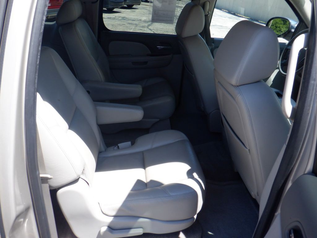 2009 Chevrolet Suburban Image 13