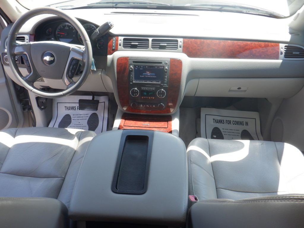 2009 Chevrolet Suburban Image 15