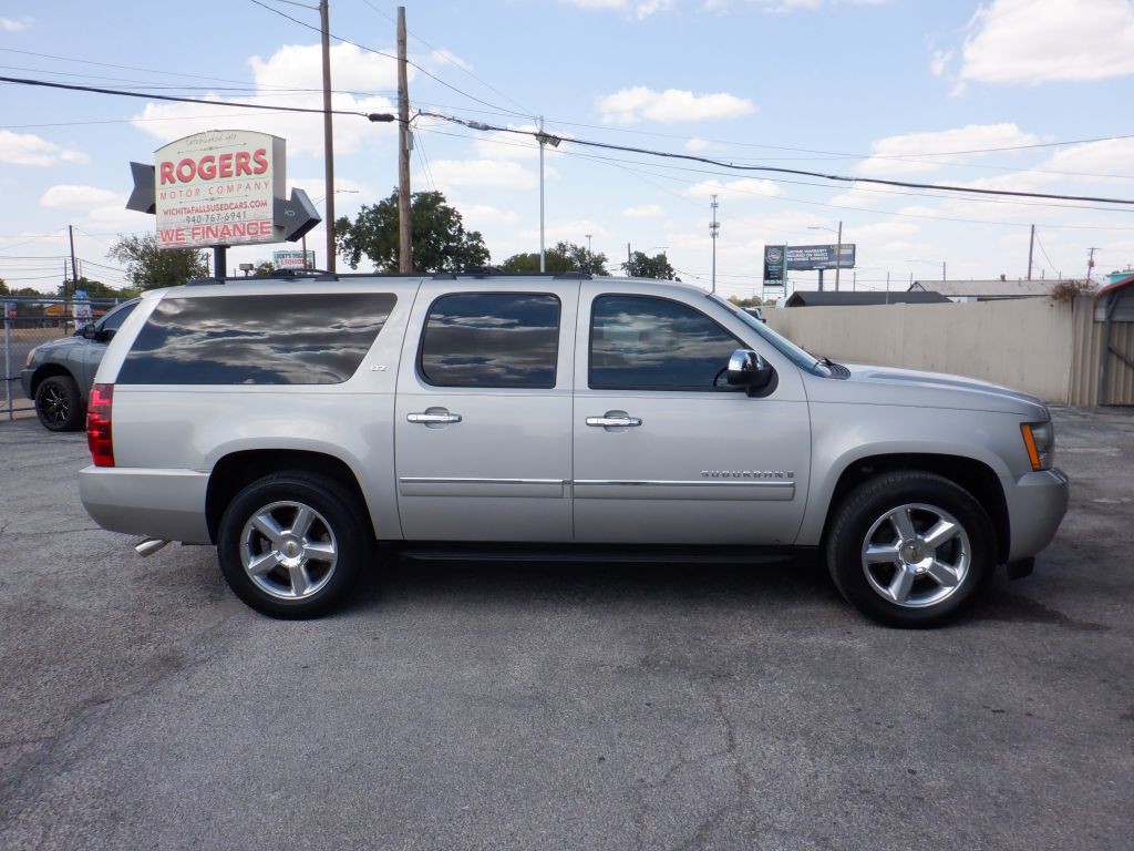 2009 Chevrolet Suburban Image 2