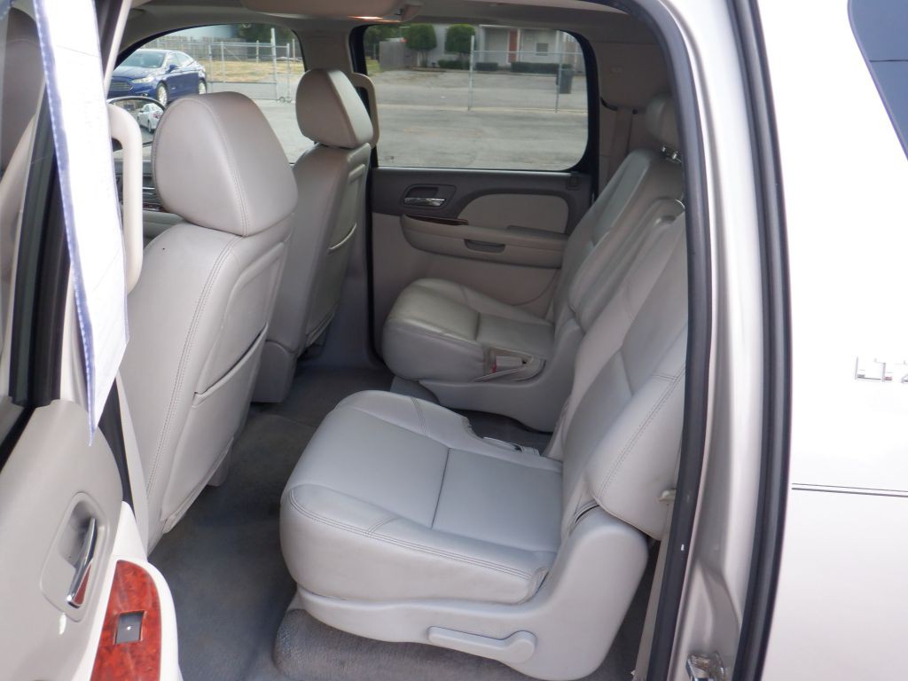 2009 Chevrolet Suburban Image 11