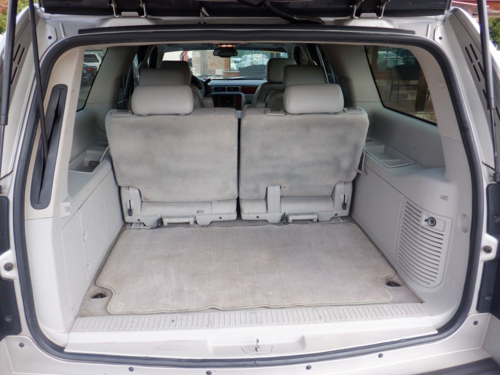 2009 Chevrolet Suburban Image 12