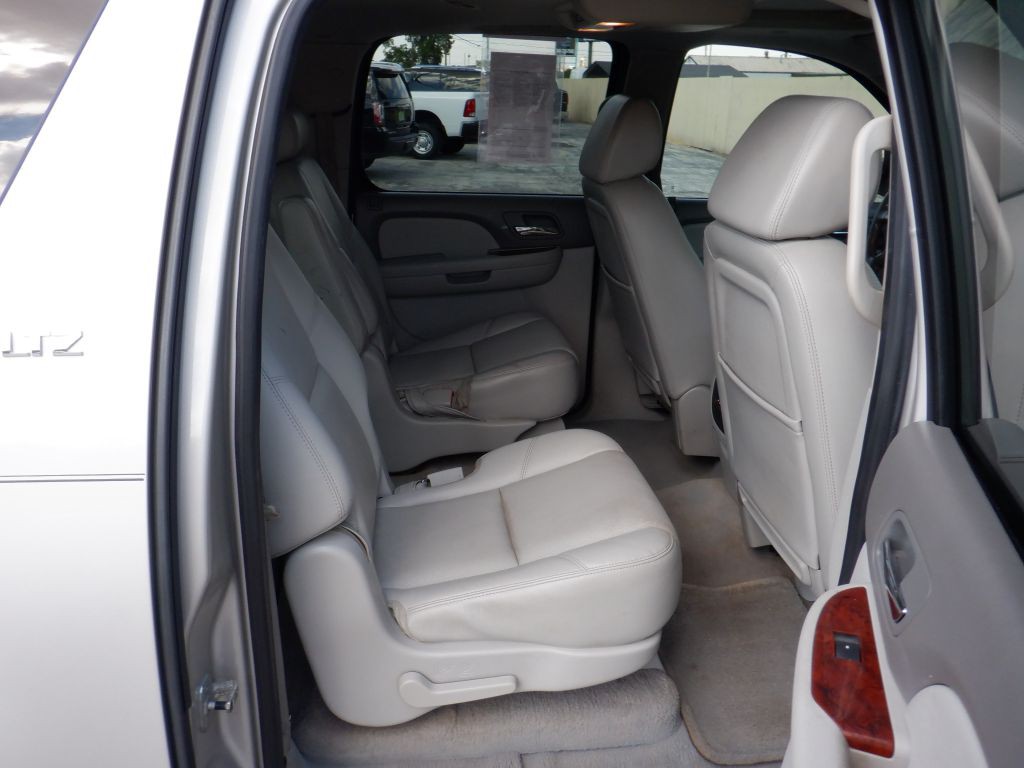 2009 Chevrolet Suburban Image 13