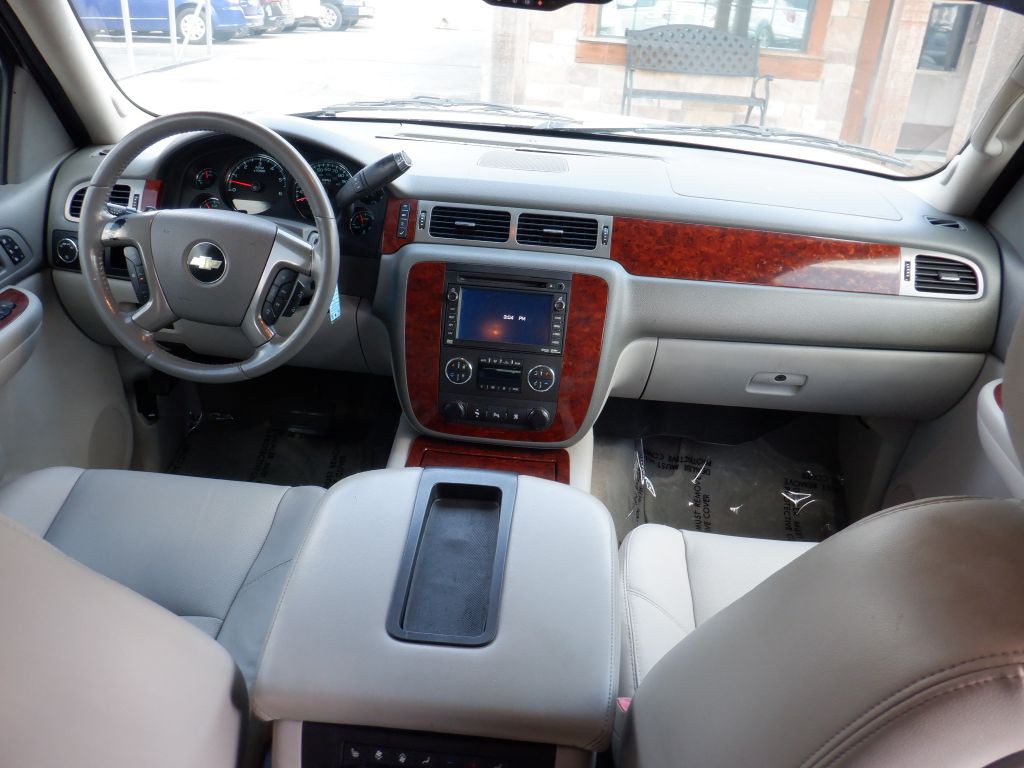 2009 Chevrolet Suburban Image 15