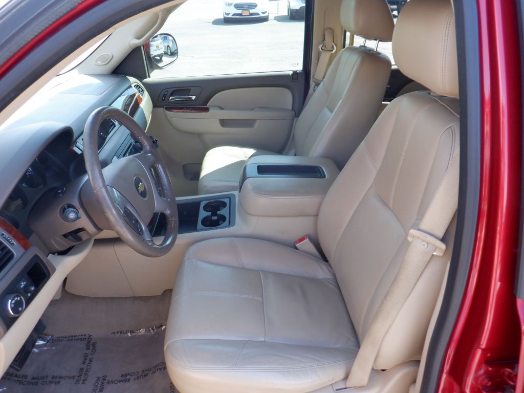 2012 Chevrolet Suburban Image 10