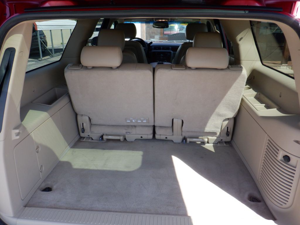 2012 Chevrolet Suburban Image 12
