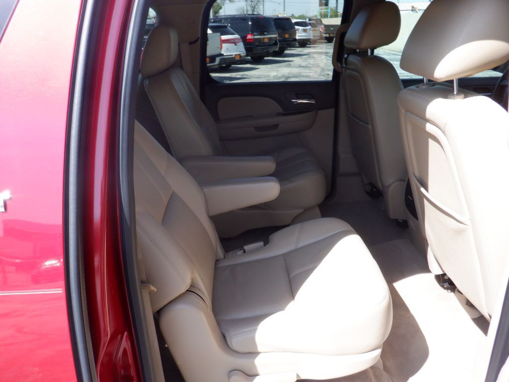2012 Chevrolet Suburban Image 13