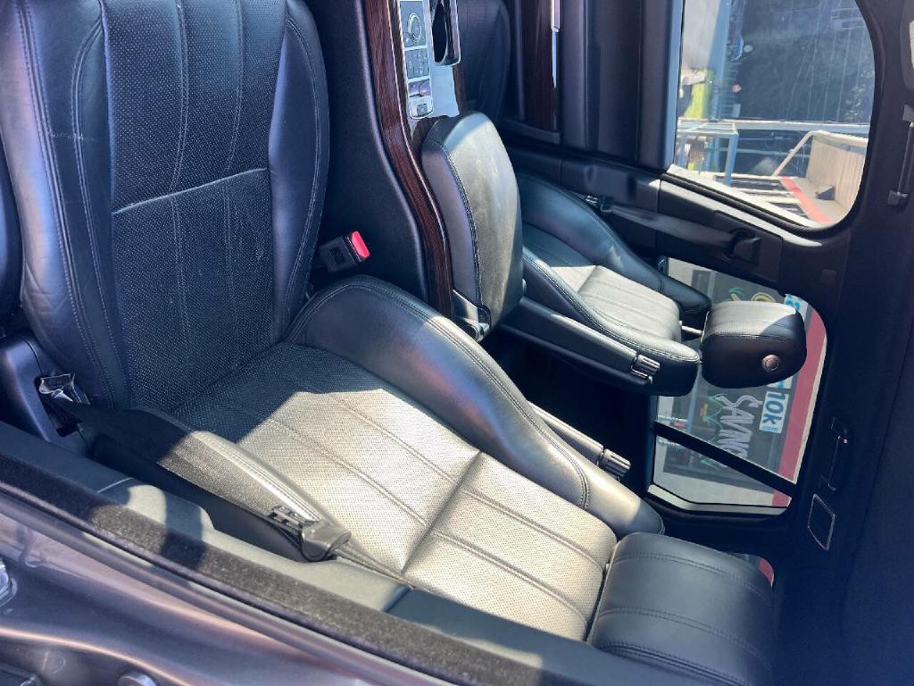 2015 Land Rover Range Rover Image 11