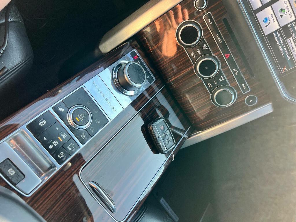 2015 Land Rover Range Rover Image 12