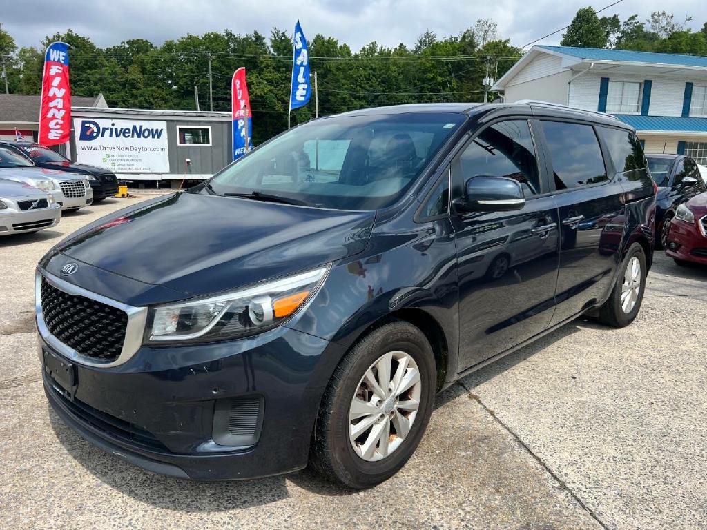 2017 Kia Sedona Image 2