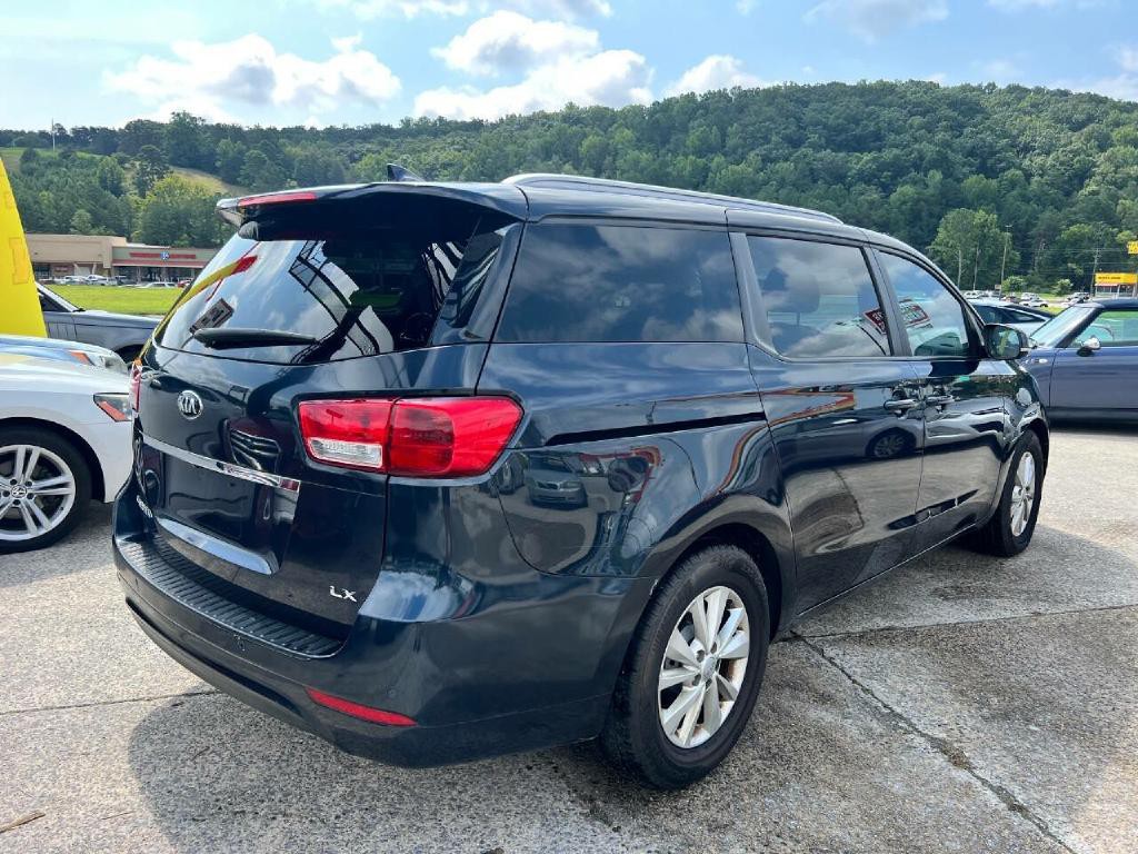 2017 Kia Sedona Image 7