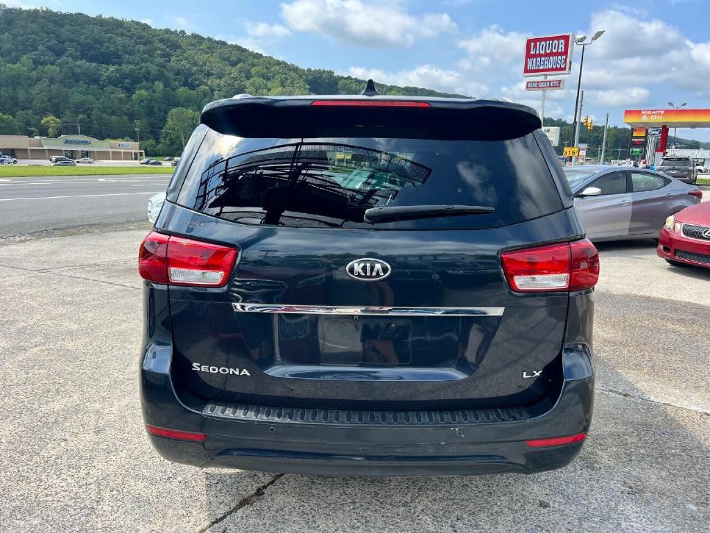 2017 Kia Sedona Image 8