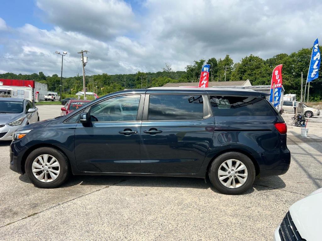 2017 Kia Sedona Image 10