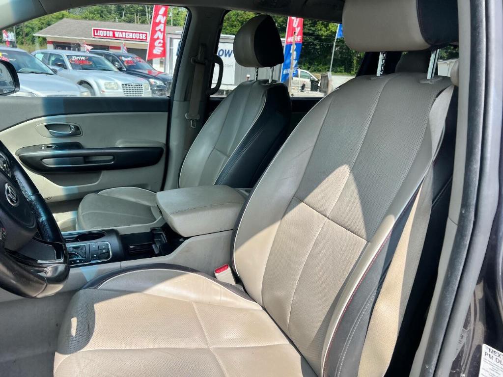 2017 Kia Sedona Image 14
