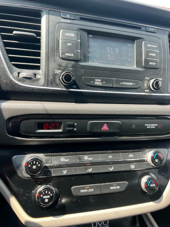 2017 Kia Sedona Image 18