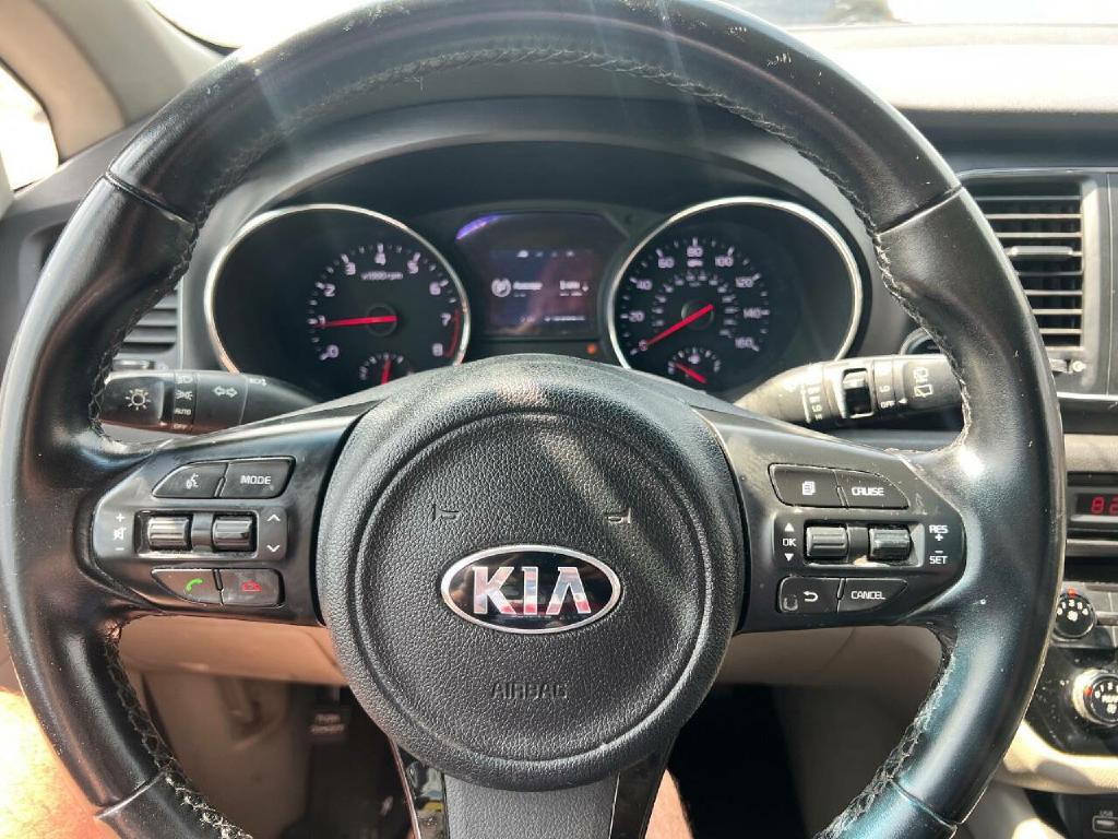 2017 Kia Sedona Image 19