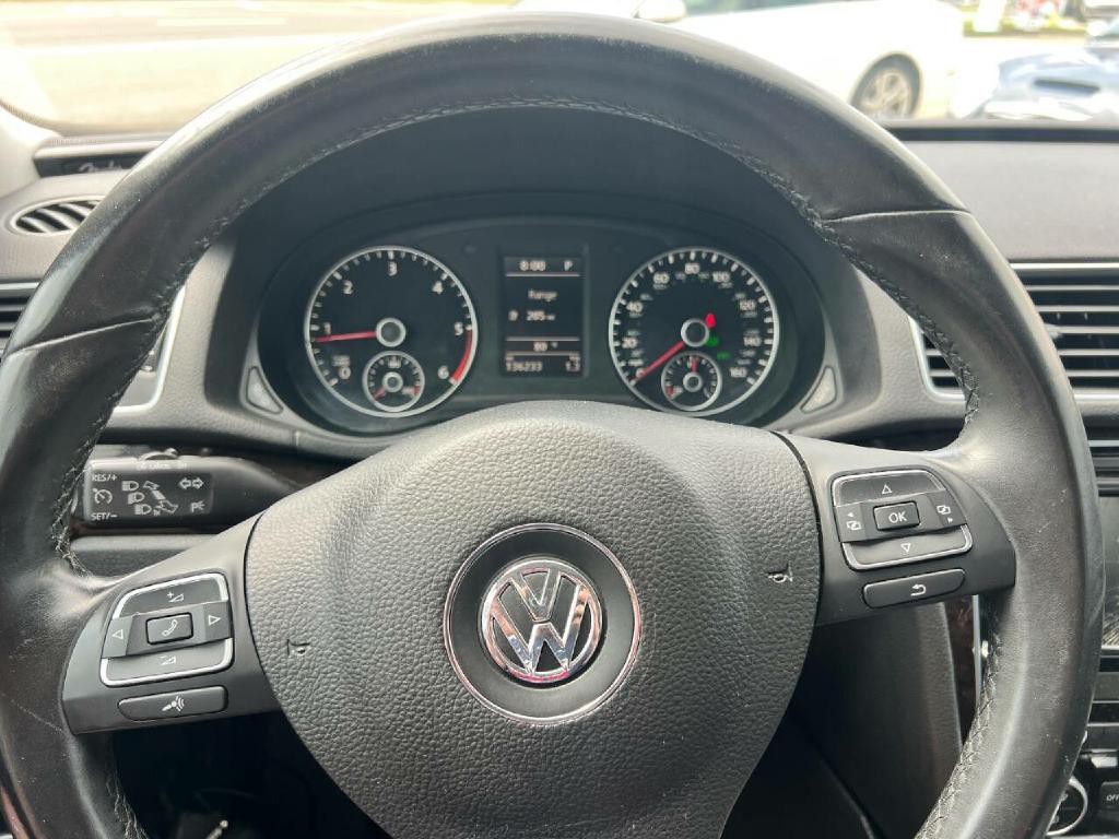 2014 Volkswagen Passat Image 15