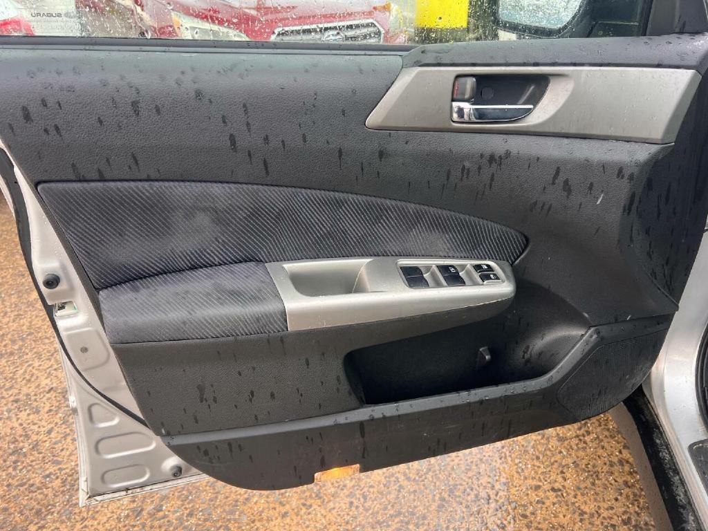 2009 Subaru Forester Image 11