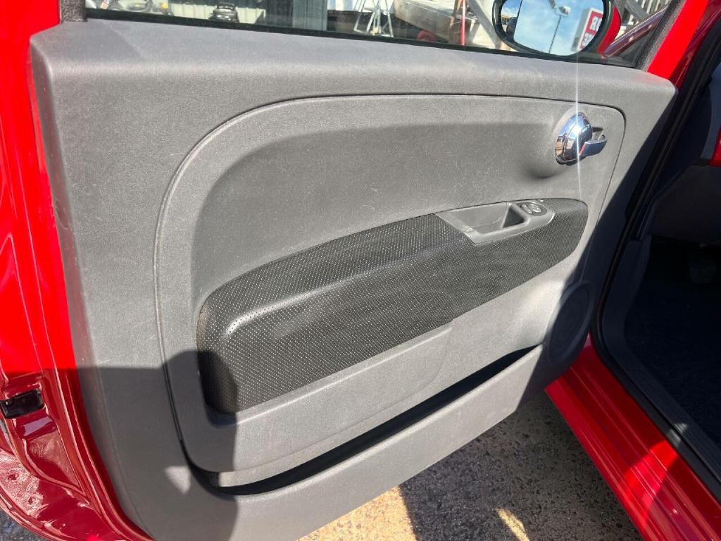 2012 FIAT 500 Image 10