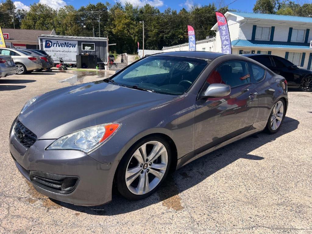 2010 Hyundai Genesis Image 2
