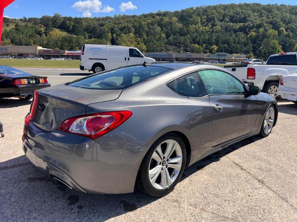 2010 Hyundai Genesis Image 6