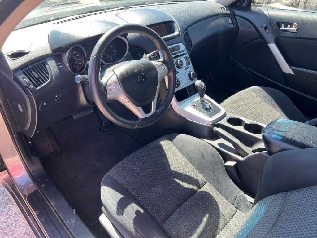 2010 Hyundai Genesis Image 10