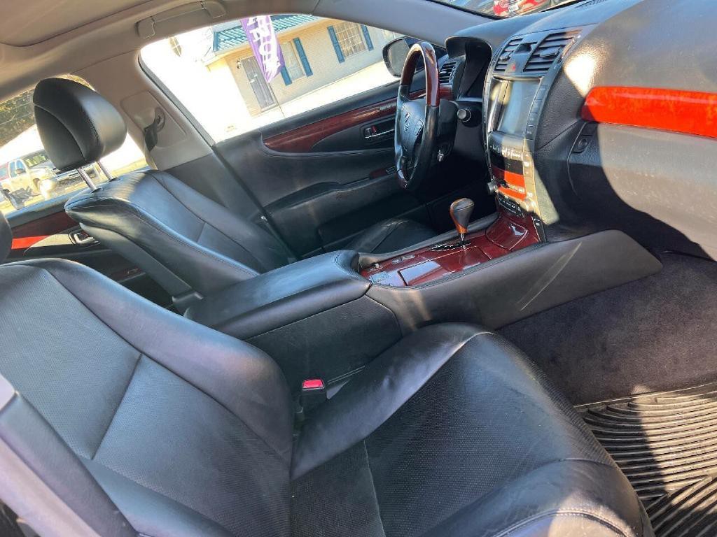 2008 Lexus LS 460 Image 10