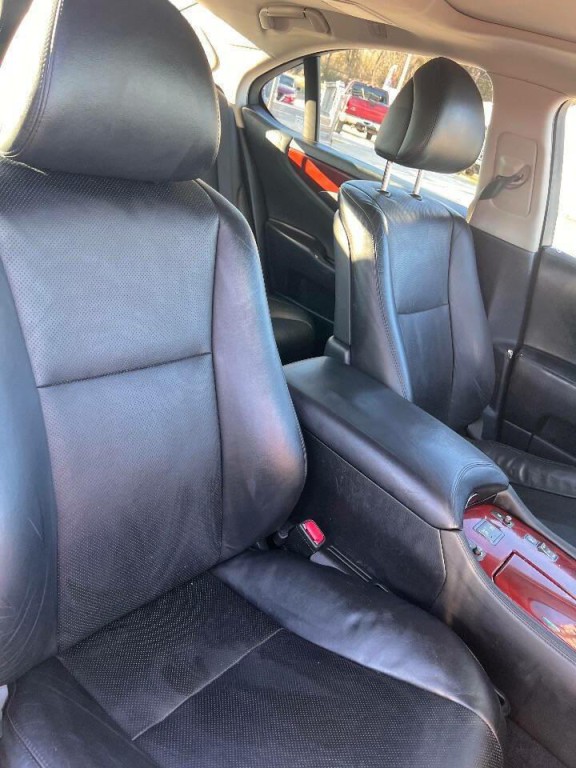 2008 Lexus LS 460 Image 11