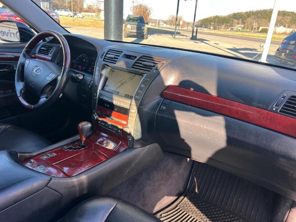 2008 Lexus LS 460 Image 12