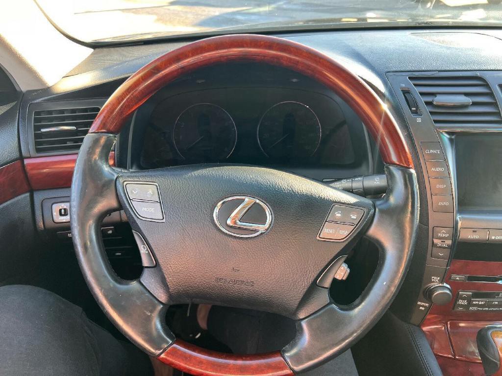 2008 Lexus LS 460 Image 16