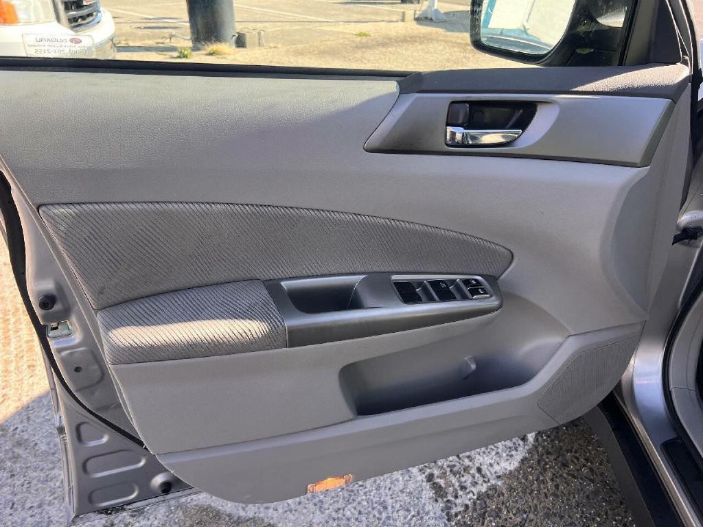 2009 Subaru Forester Image 11