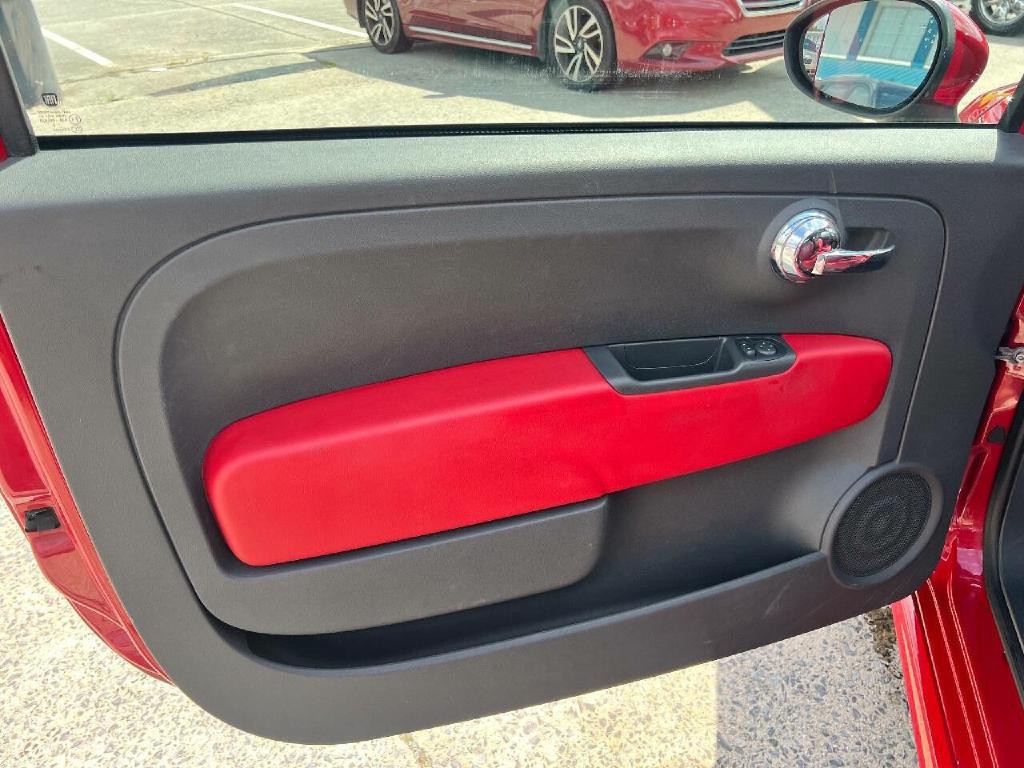 2012 FIAT 500 Image 11