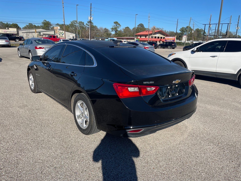 2017 Chevrolet Malibu Image 3