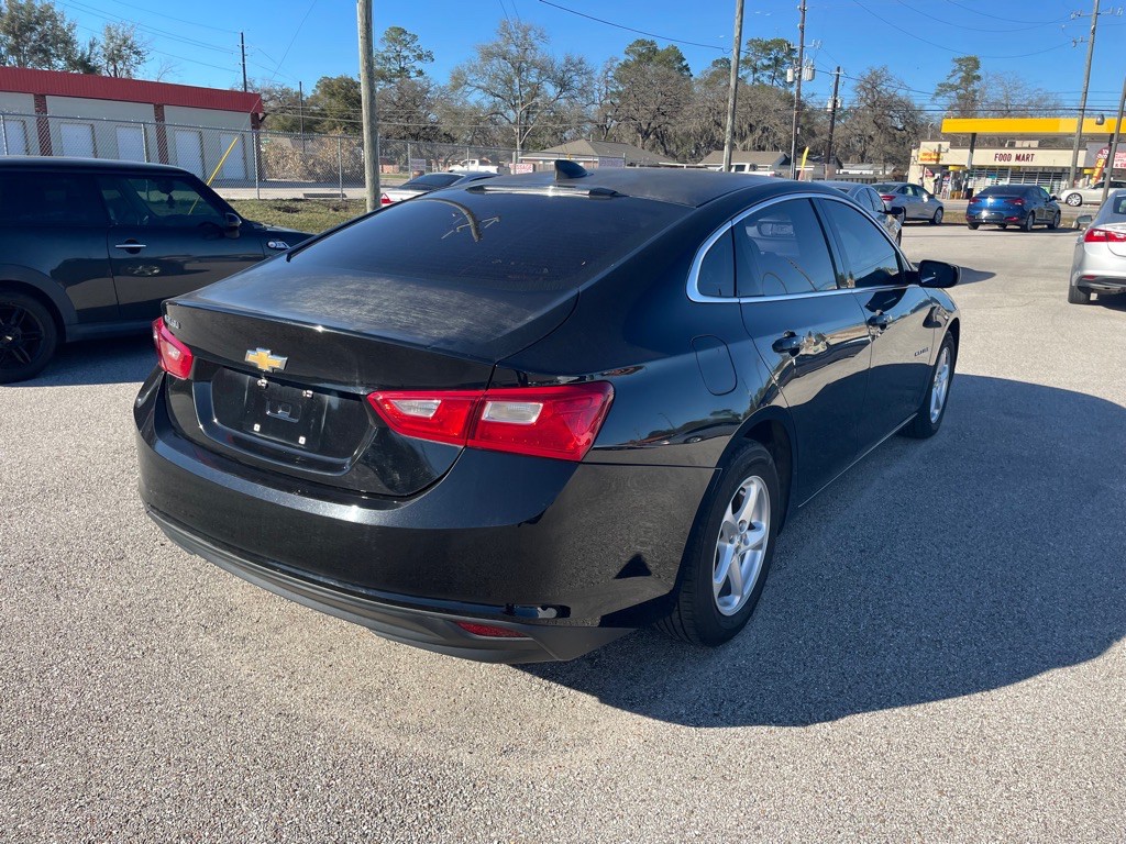 2017 Chevrolet Malibu Image 4
