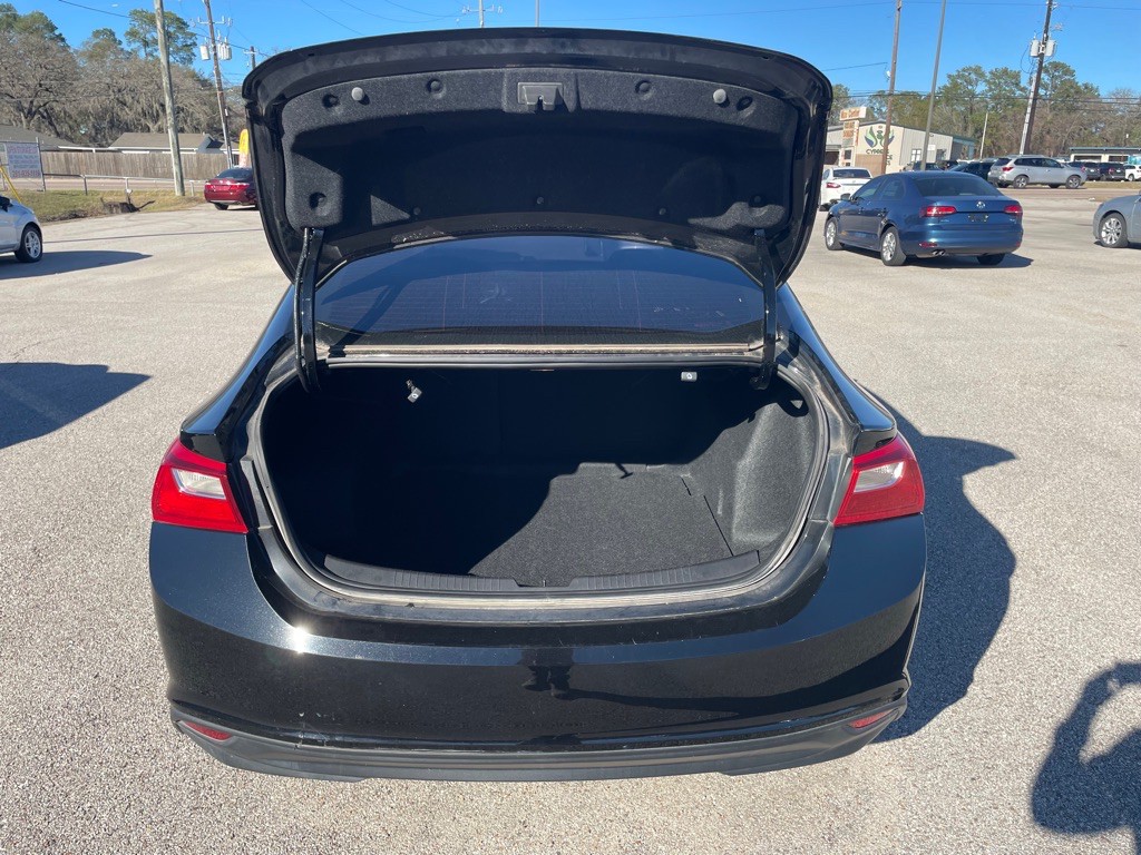 2017 Chevrolet Malibu Image 13