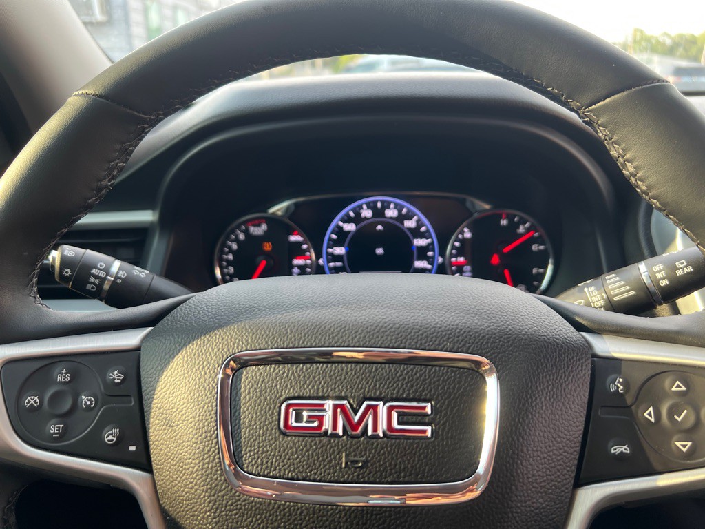 2023 GMC Acadia Image 9