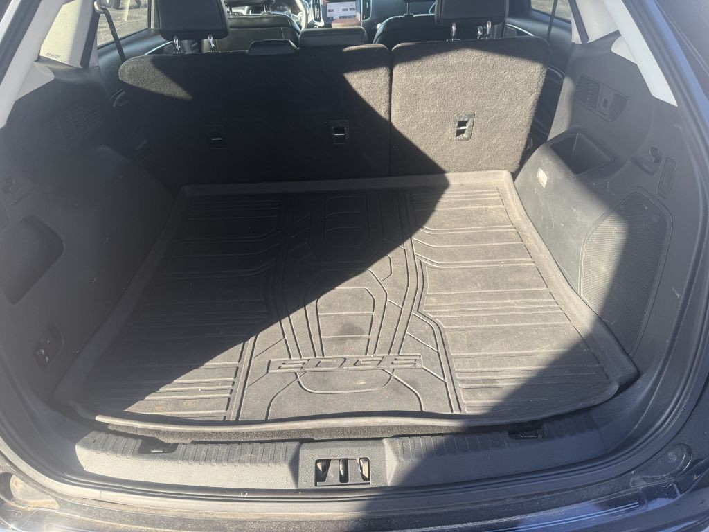 2020 Ford Edge Image 13