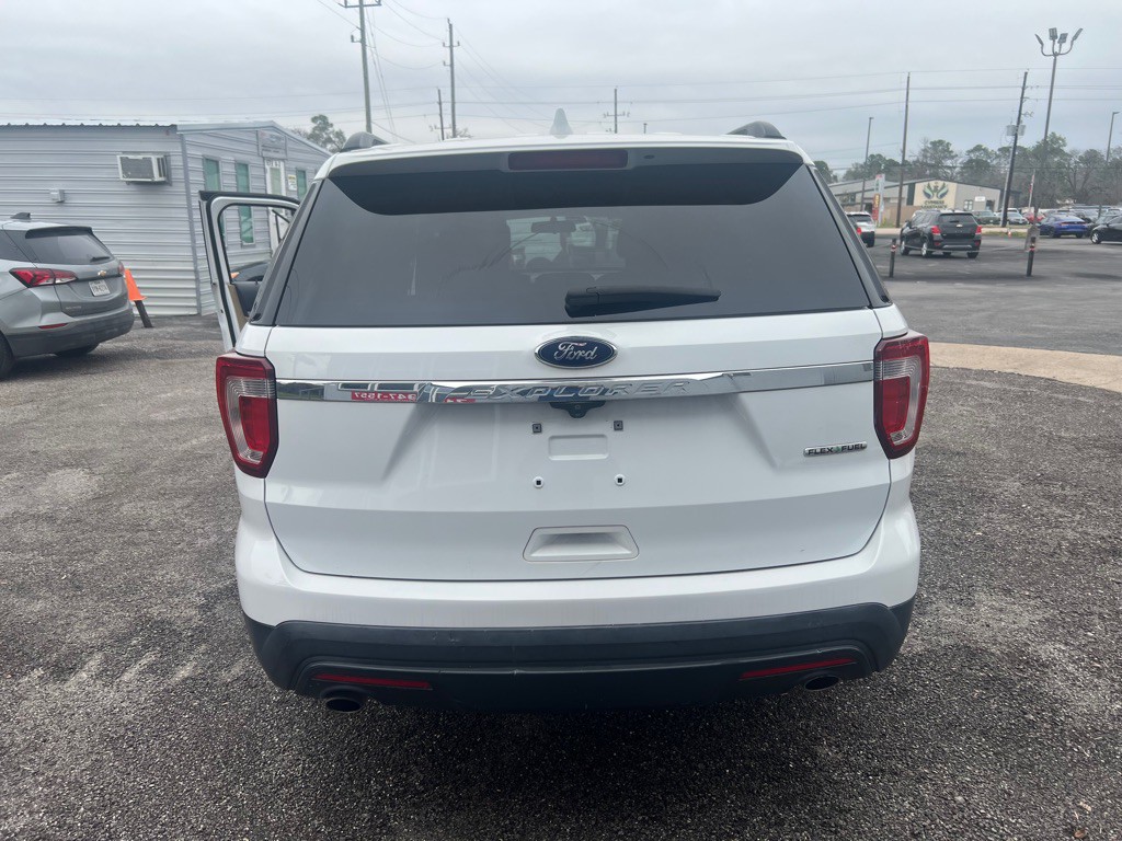 2016 Ford Explorer Image 4