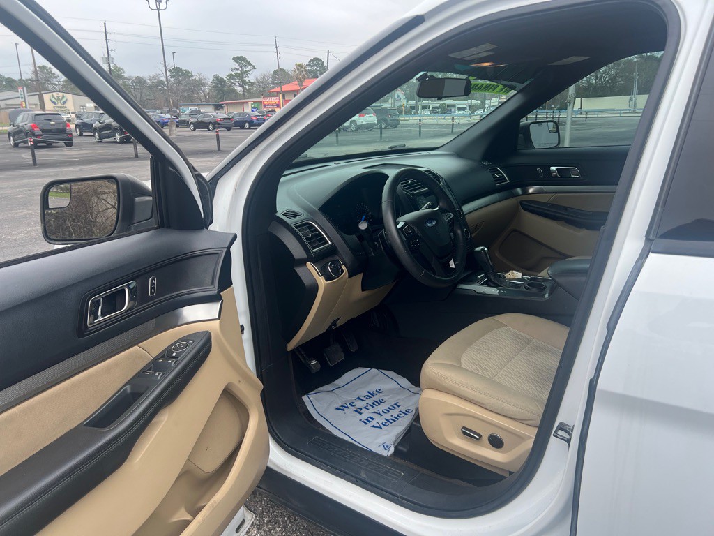 2016 Ford Explorer Image 8
