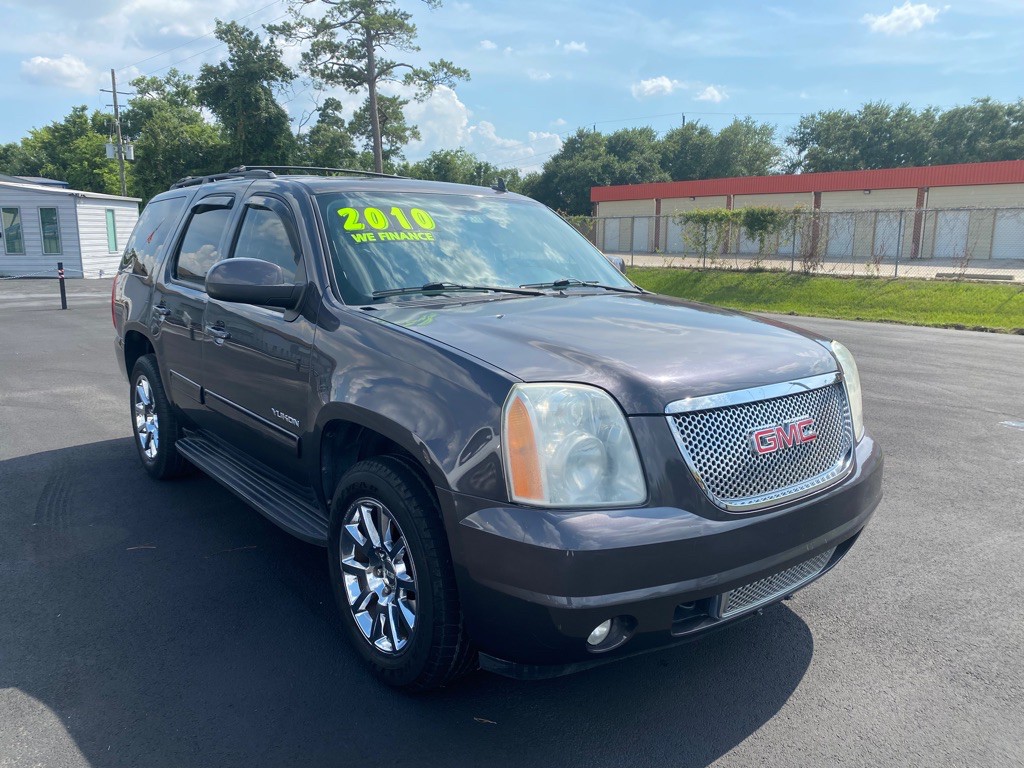 2010 GMC Yukon Image 1