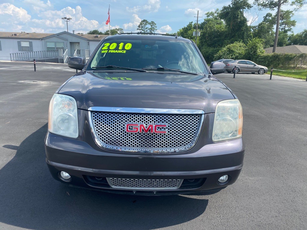 2010 GMC Yukon Image 2