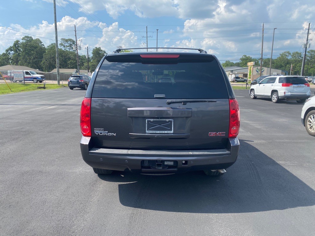 2010 GMC Yukon Image 3