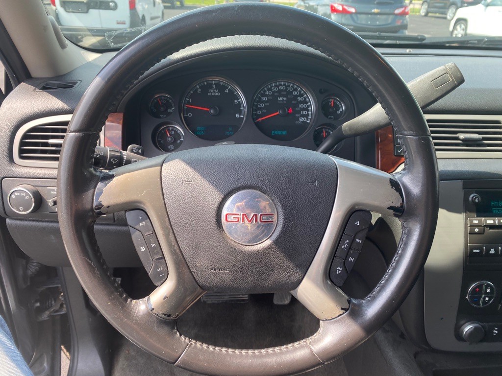 2010 GMC Yukon Image 10