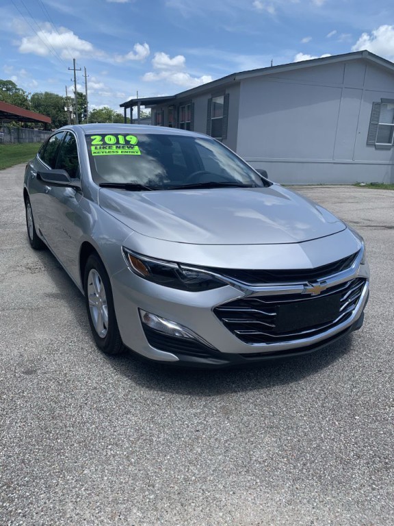 2019 Chevrolet Malibu Image 1