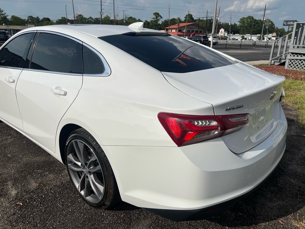2021 Chevrolet Malibu Image 3