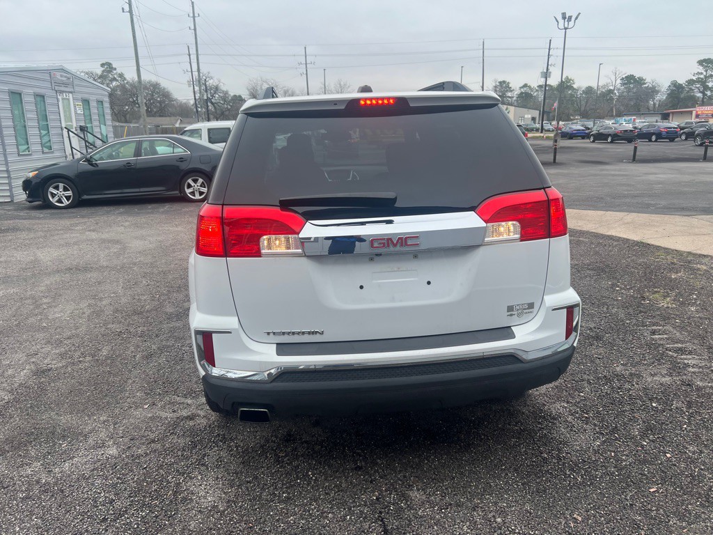 2017 GMC Terrain Image 2
