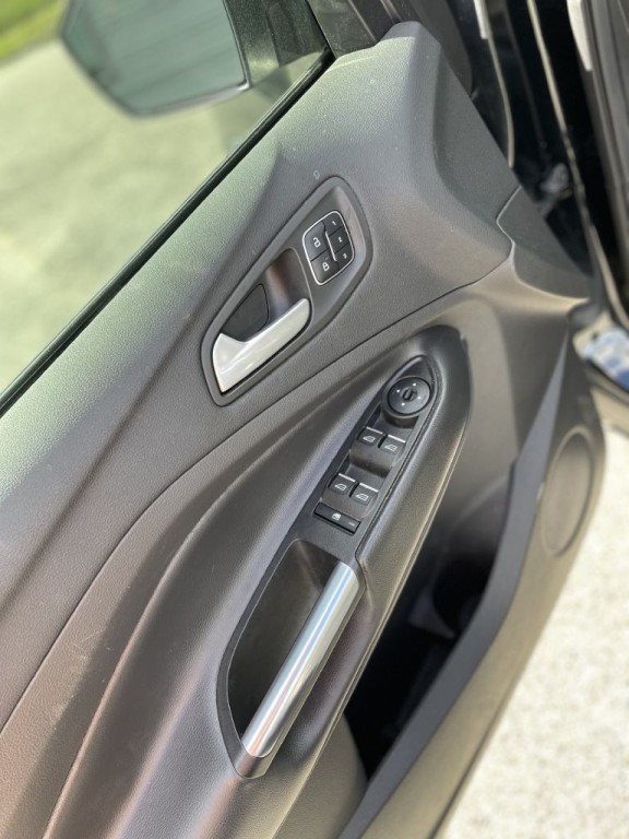 2017 Ford Escape Image 12